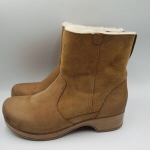 Dansko Bettie Tan Burnished Nubuck Shearling Lined Clog Boots EU 38 US 7.5-8